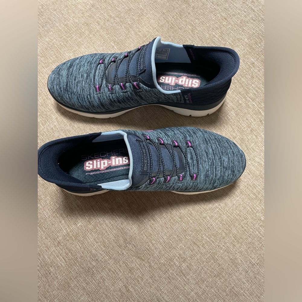 Skechers Women’s Dazzling Haze Sneakers-Size 6